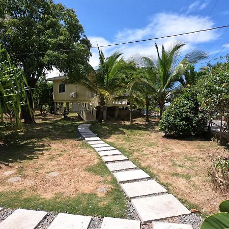 Single-Family Home With Gated Tropical Yard 웨스트 엔드 외부 사진